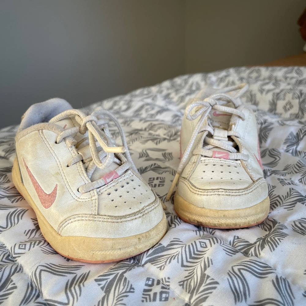Vintage Toddler Girl Nike Sneakers